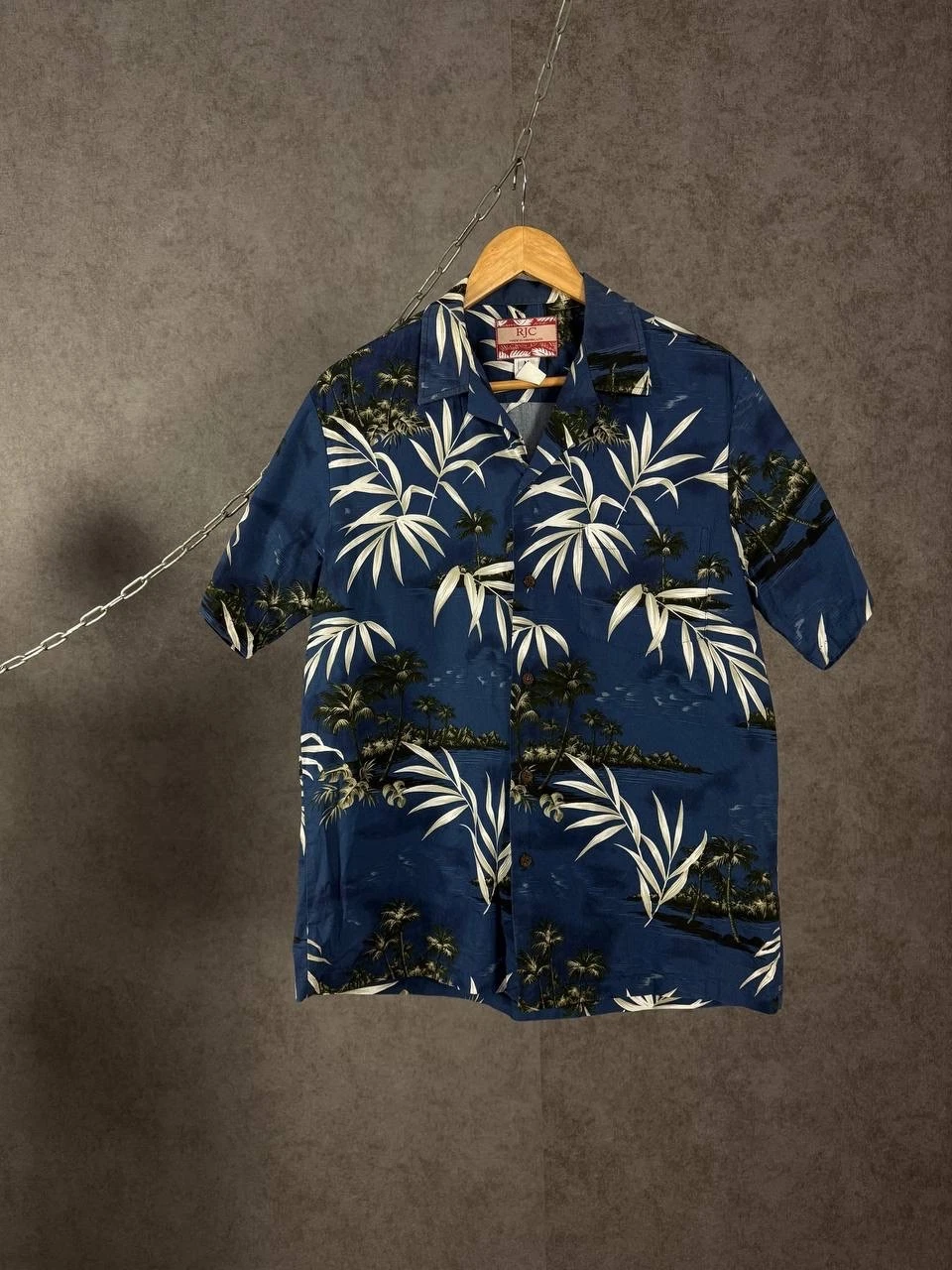 Hawaiian crazy art vintage made in USA shirt