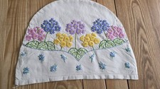 Vintage Cream  beautifully embroidered Teapot Teacosy Cover 14x10 Inches