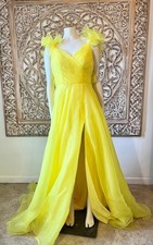 Ashley Lauren Yellow Flowing Size 2 Pageant Prom Dress