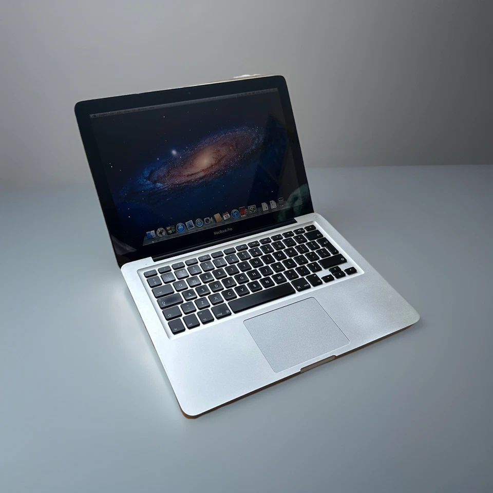 Apple MacBook Pro 13" 2011 · i7 · 4GB · 750GB, photo 1 of 5
