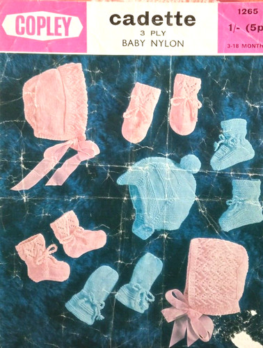 Vintage Strickanleitung**Baby/Jungen/Mädchen Mütze, Helm, Handschuhe & Stiefel