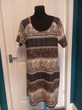Booho Short Sleeve Paisley Print Shift Dress - Size 16 (Q)