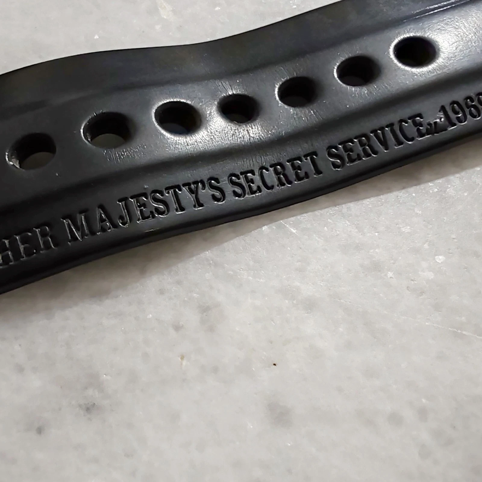 UNDERCOVER Orologio Swatch Irony ON HER MAJESTY'S SECRET SERVICE YNS402 James BOND 007