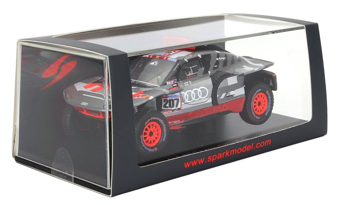 Miniature Spark 1/43 - Audi RS Q E-tron N°207 Rallye Dakar 2023 - C. Sainz (Prévente)