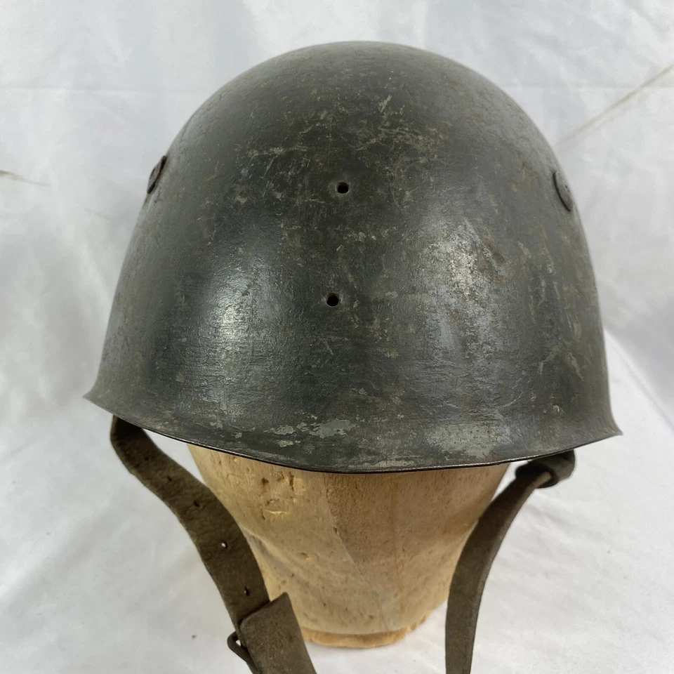 Casco M33 italiano original de la Segunda Guerra Mundial completo con forro y barbijo Foto 2 de 4