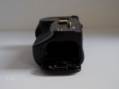 Panasonic DMW-BGG9 Battery Grip - LN Condition - Picture 6 of 10