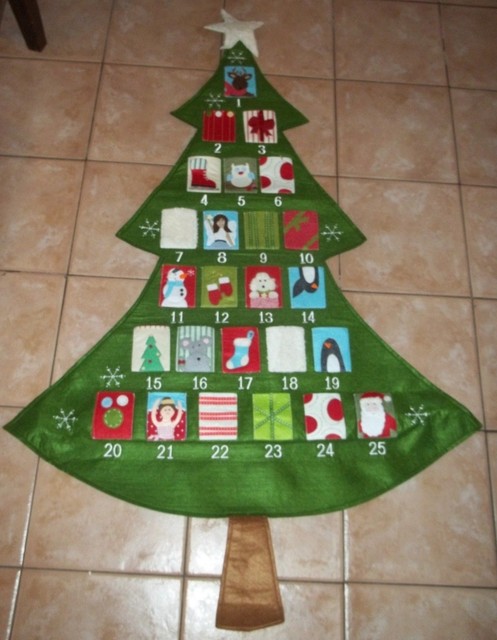 Pottery Barn Kids Telluride Green Christmas Tree Advent Calendar