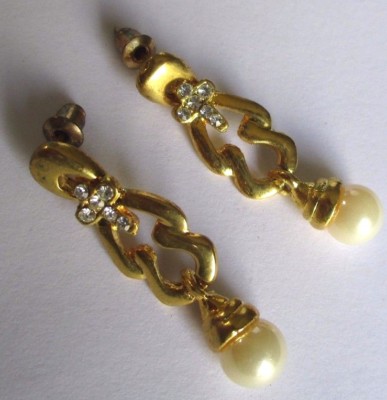 Boucles D'oreilles Vintage - Croix Avec Cristaux Et Perle, Orées - Parfait état (ancien Stock)