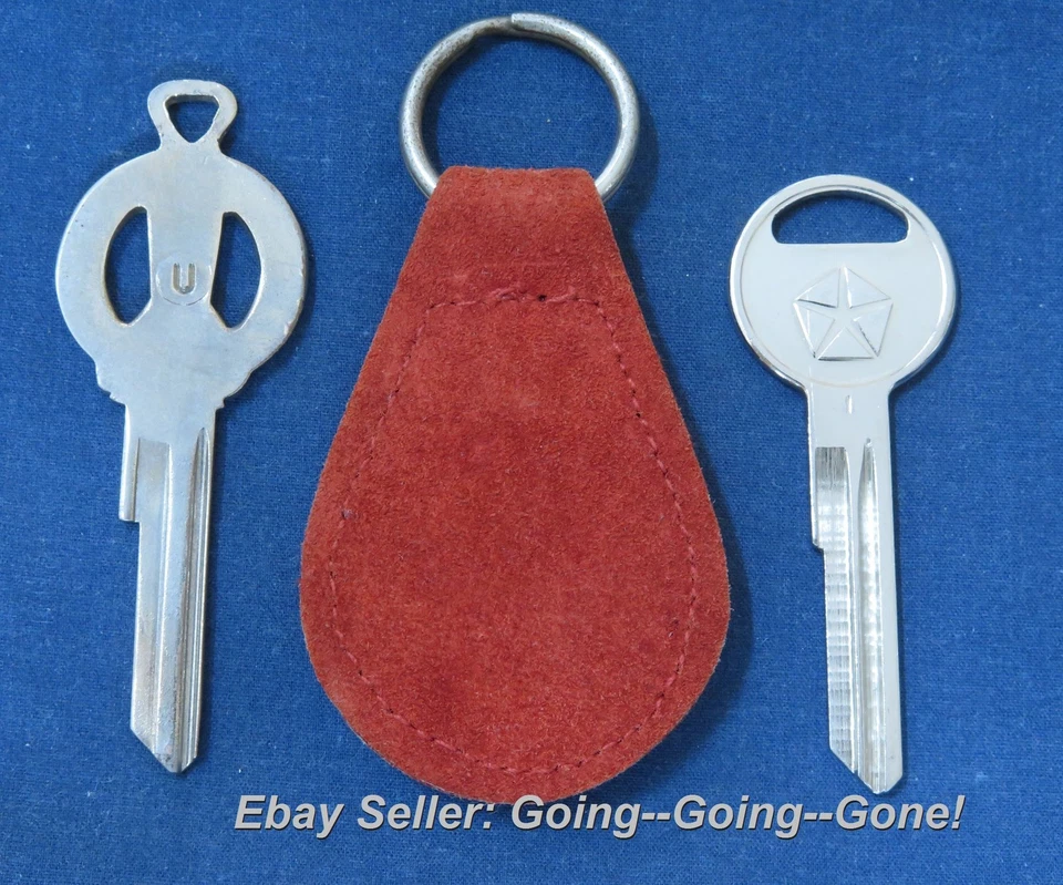 PLYMOUTH FURY ORO 18kt SILUETA LLAVE EN BLANCO + LLAVERO CUERO DE COLECCIÓN + BAÚL 1968-85 Foto 4 de 4