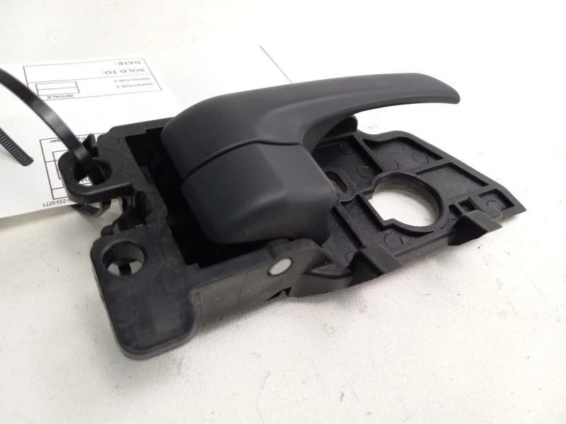 2011 - 2013 KIA FORTE REAR RIGHT SIDE INTERIOR DOOR HANDLE 27577 - Image 4 of 4