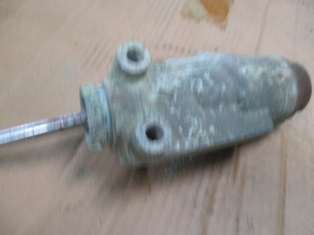 Rolls Royce Silver Cloud, Bentley S brake master cylinder rebuildable core-large