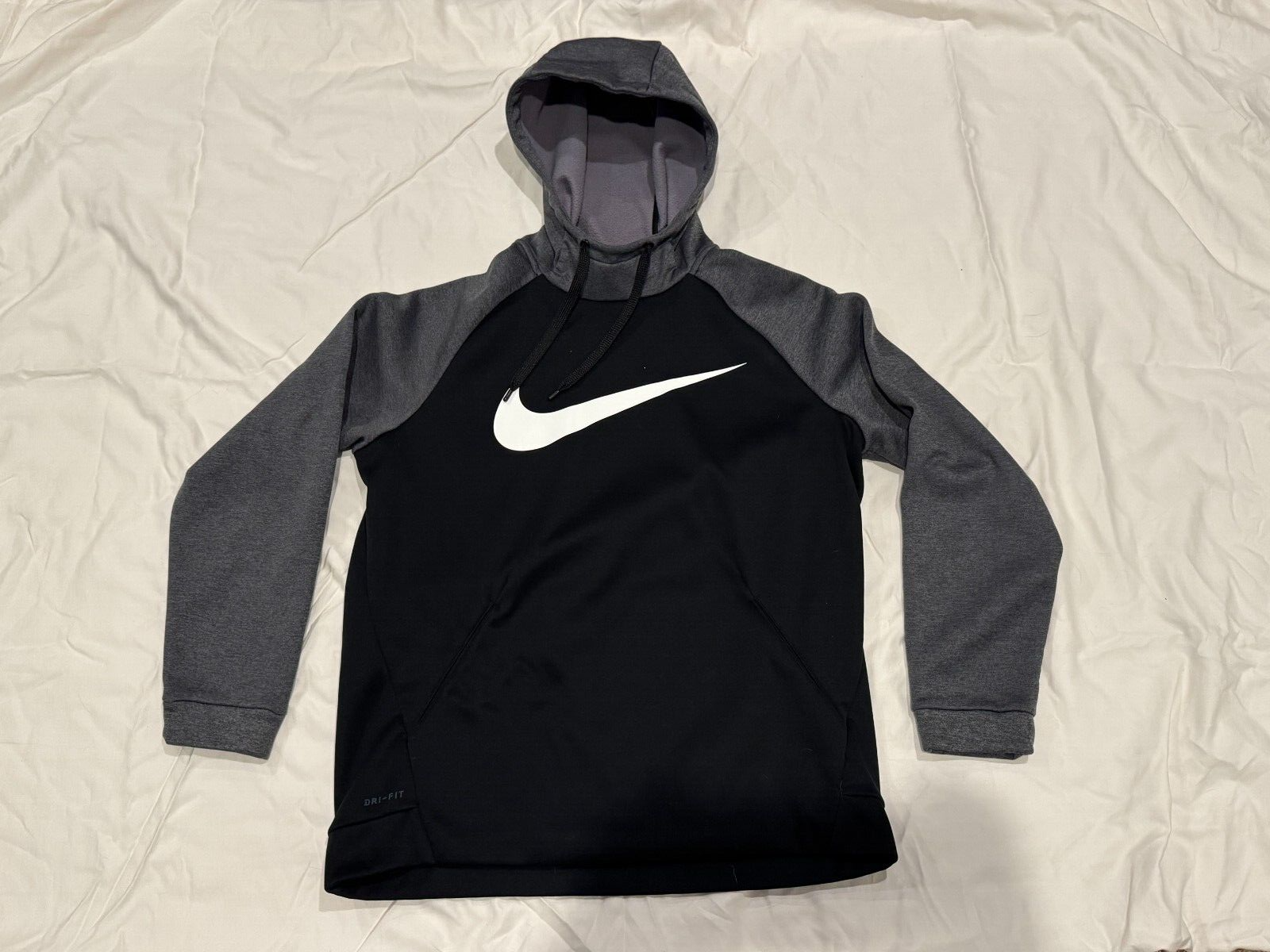 Nike Dri-Fit Men's Size L Fleece Logo Black Hoodie Excellent Pre-Owned Condition