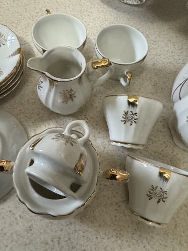 Royal Crown 3926 white gold roses porcelain tea pot 4 cup 6 saucers milk &sugar - Picture 6 of 7
