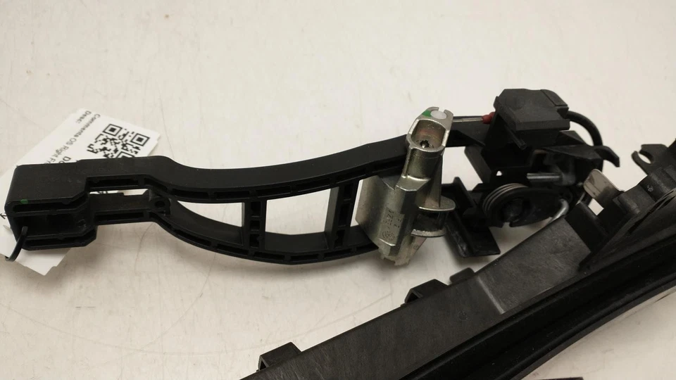 FORD FOCUS C MAX  DOOR SOLENOID 5 Door MPV  '17  - Image 4 of 4