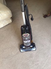 SHARK LIFT-AWAY UPRIGHT VACUUM CLEANER- COLLECT WEYBRIDGE SURREY OR LOCAL DELIVE