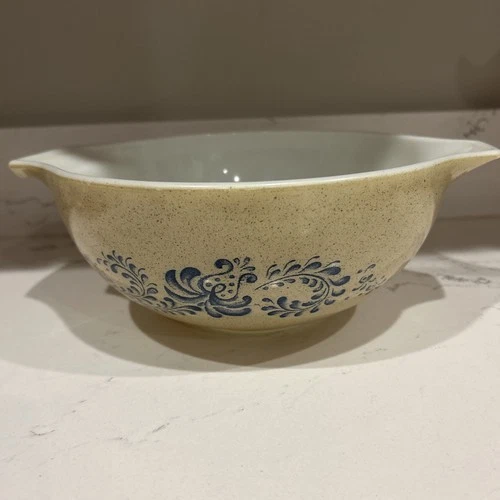 Vintage Pyrex #443 Homestead Bowl With Cinderella Handles, Holds 2.5 Qts. 10.5 W