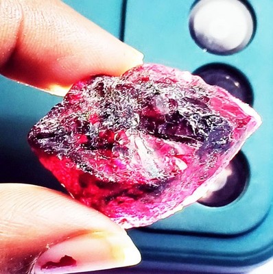 Natural Red Painite Earth Mined Rough Certified Loose Gemstone 86.70 Ct