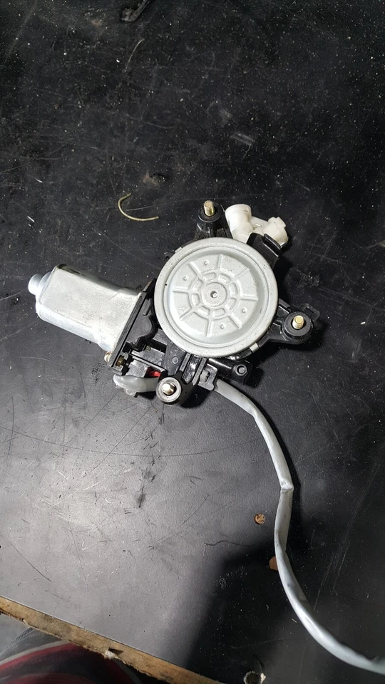 97 98 99 00 01 LEXUS ES300 DRIVER REGULADOR TRASERO IZQUIERDO MOTOR (85710-33090) OEM Foto 3 de 3