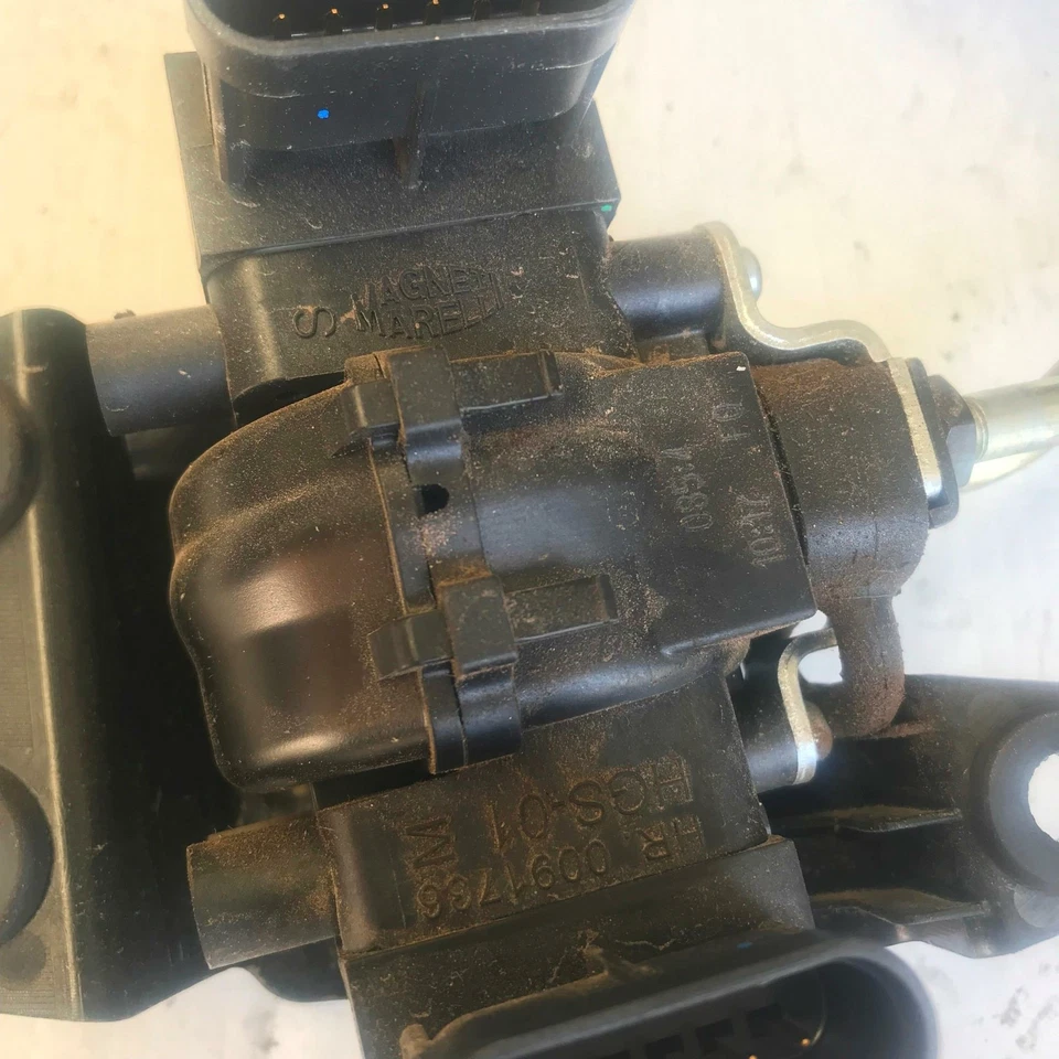 Throttle body bodies cable motor Aprilia caponord 1200 2015 - Image 4 of 4