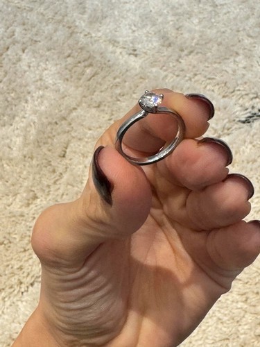 platinum 0.7 carat round cut brilliant diamond solitaire ring used pre owned - Picture 2 of 6