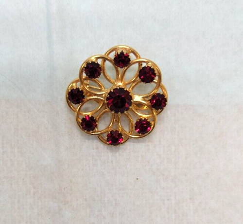 Fashion Gold Tone Red Gems Layered Circle Floral Shape Brooch 1.25" x 1.25"
