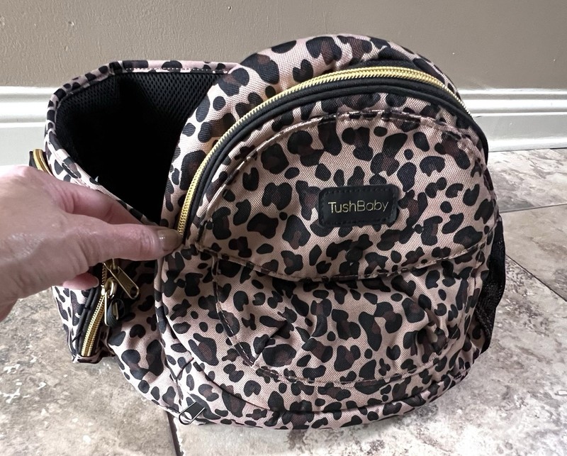 PRISTNE Tushbaby Hip Seat Baby Carrier - Cheetah