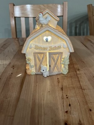 Rare 2000 Lighted Precious Moments Harvest Jubilee Barn. Great Condition