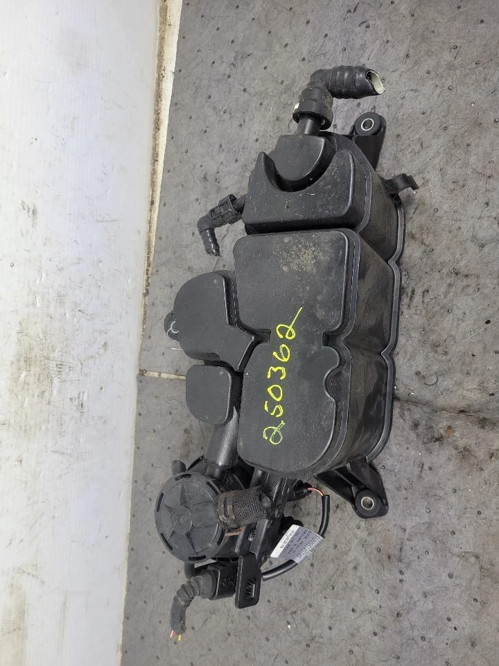 Bote de vapor de combustible A5 AUDI 2012 8K0906271 1664320 Foto 4 de 4