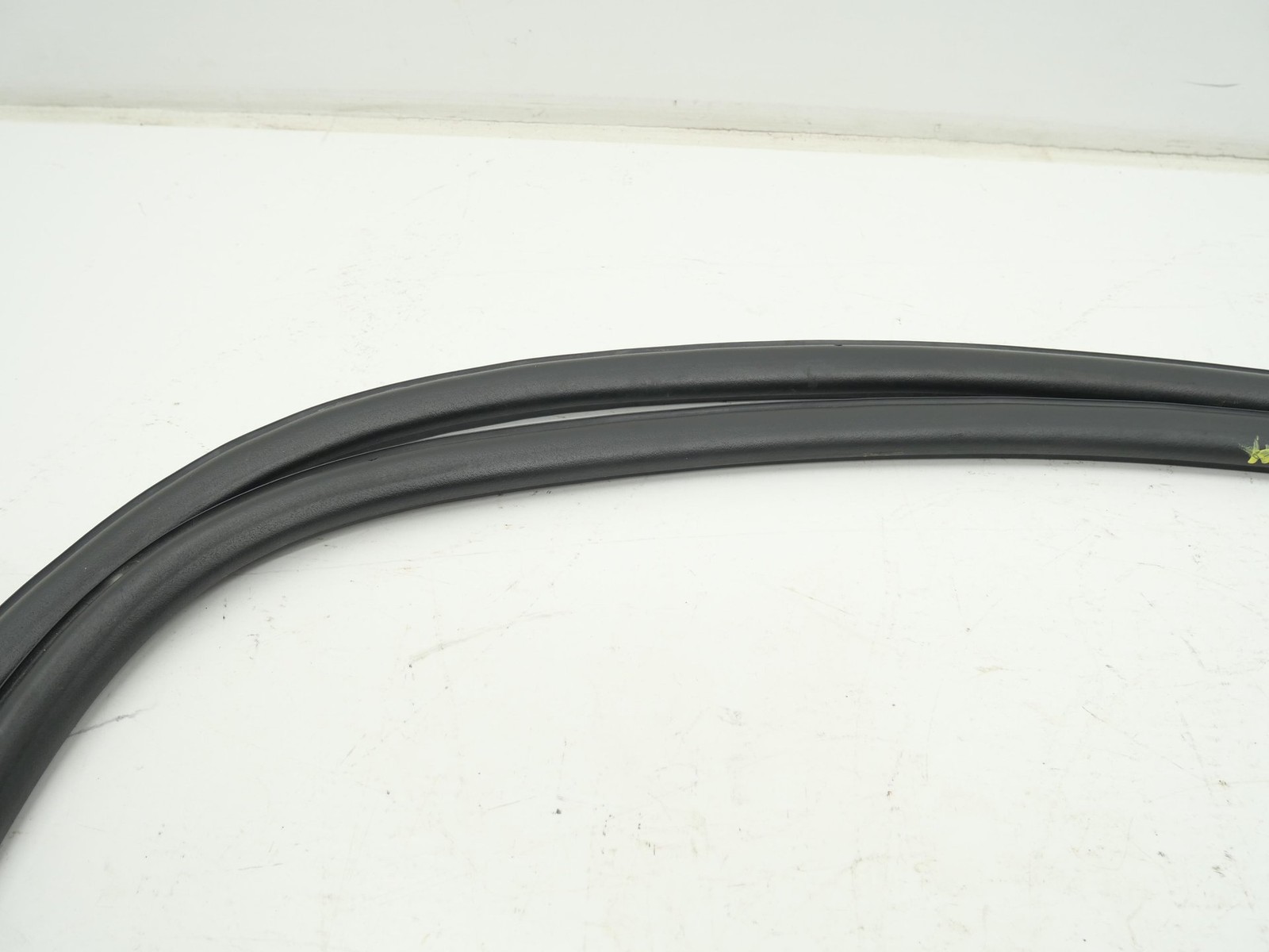 2005 Bentley Continental GT Coupe Weather Stripping Strip Seal Rubber LH/RH OEM