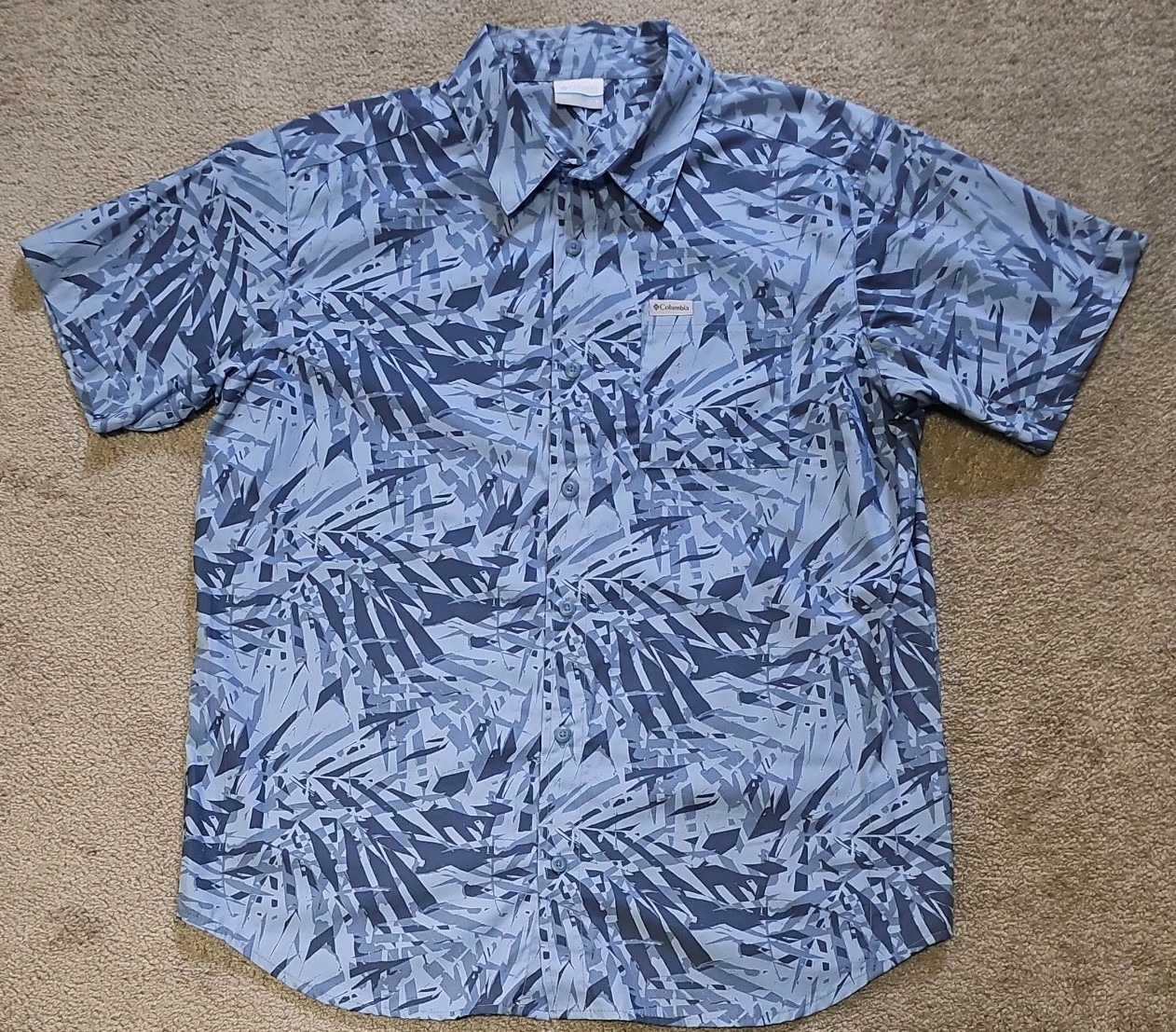 Columbia Short Sleeve Shirt  L  Blue Tropical Rapid Rivers Printed