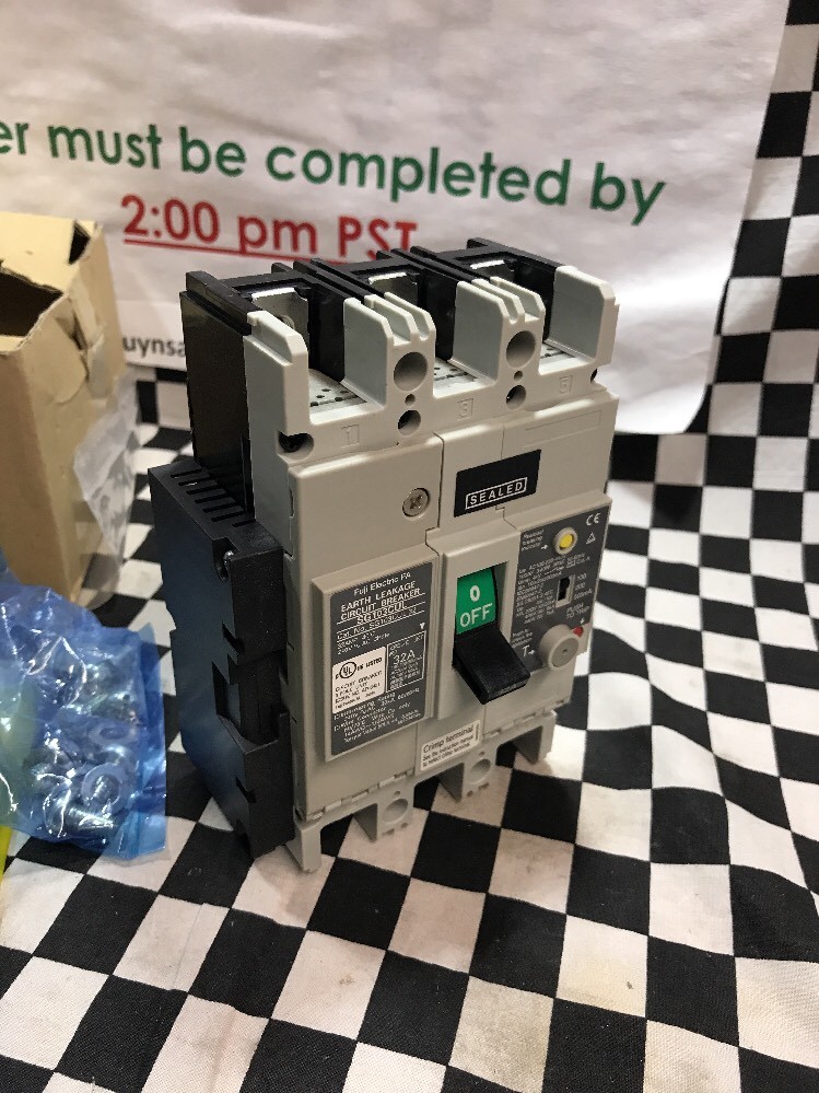 FUJI Circuit Breaker Thermal Magnetic 3P, 32A, SG103CUL