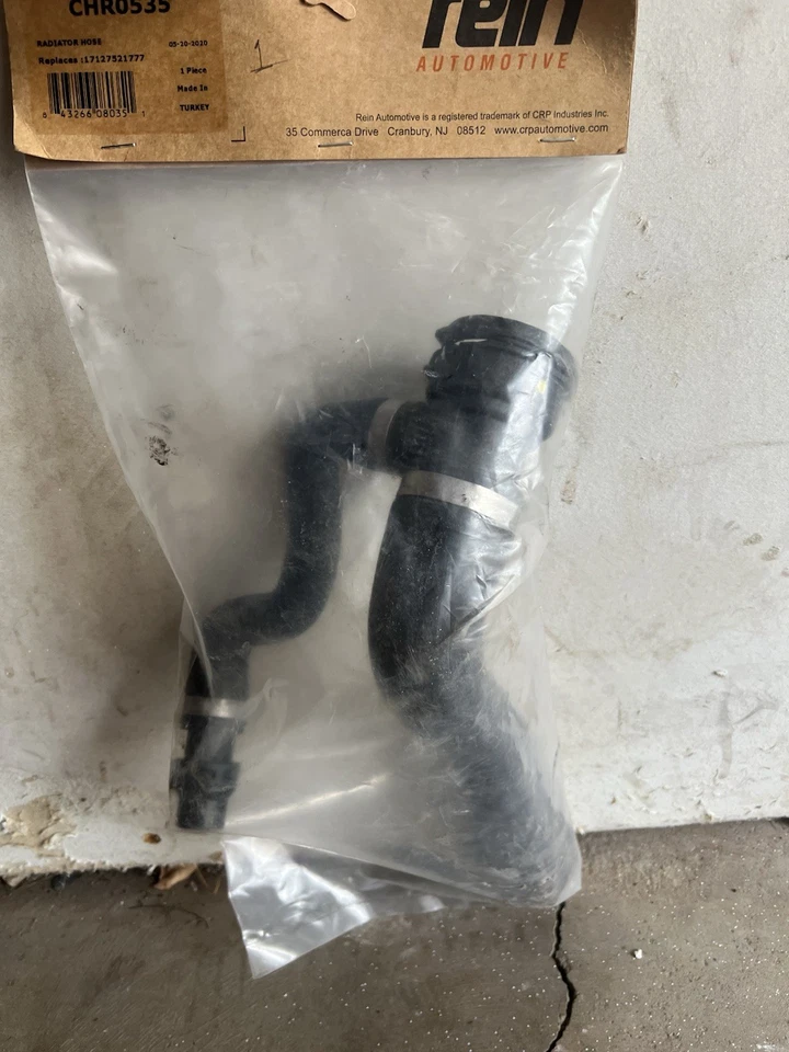 Manguera radiador REIN AUTOMOTIVE 17127521777 BMW 530xi 528i 525i 525xi 530i Foto 2 de 3