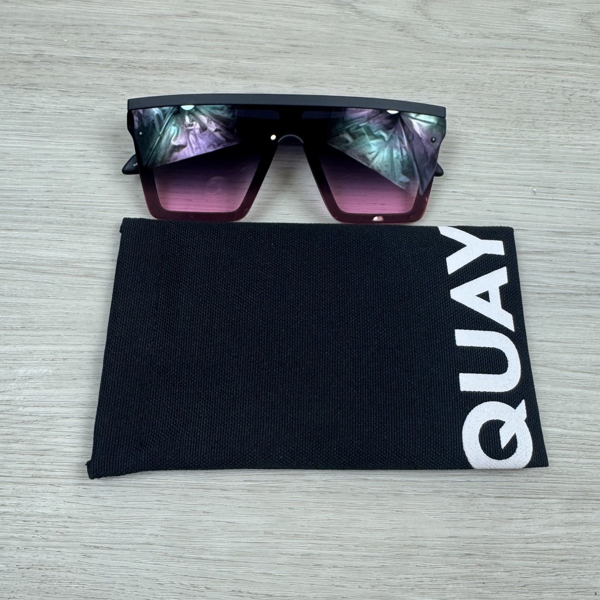 ?️Quay Hindsight Black/Pink Quay Australia Hindsight Oversized Shield Sunglasses Black  main image 3