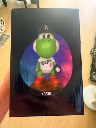 Nintendo Yoshi Dodgers Exclusive Super Mario Galaxy Movie Vinyl Figure #18