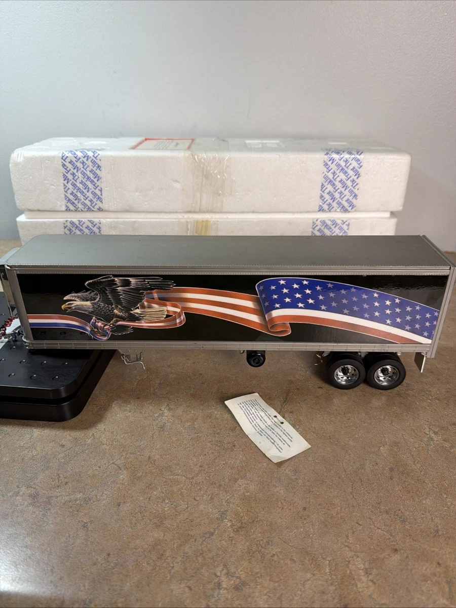 A Franklin Mint 'Peterbilt model 379' Primemover and trailer