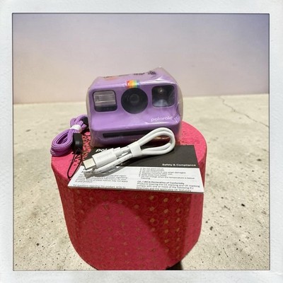 Polaroid Go Generation 2 Everything Bundle Instant Camera + 16 Photos - Purple