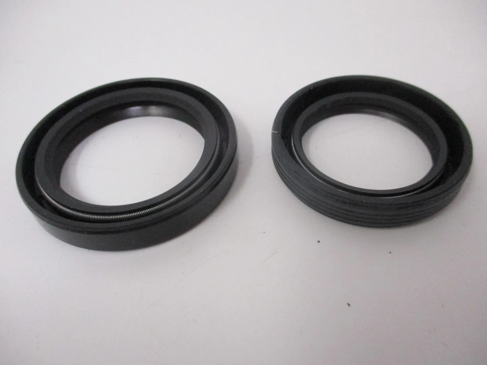 Genuine Briggs & Stratton 805049S & 805101S Oil Seal 294440 295442 295446 - Image 2 of 4