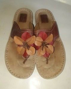 clarks artisan flip flops