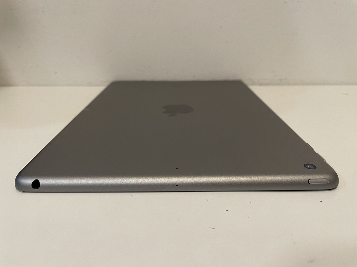Apple iPad (6th Generation) - 32GB - Wi-Fi, 9.7in - Space Gray