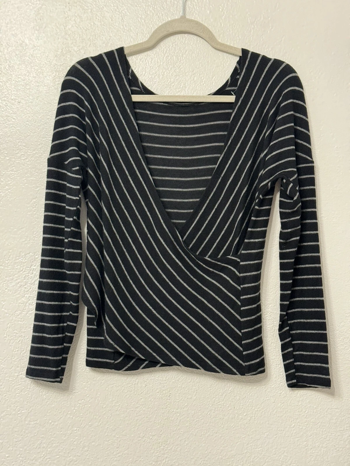 beyond-yoga crossbody back long sleeve soft stripes shirt
