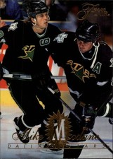 1994-95 Flair #43 Mike Modano Card