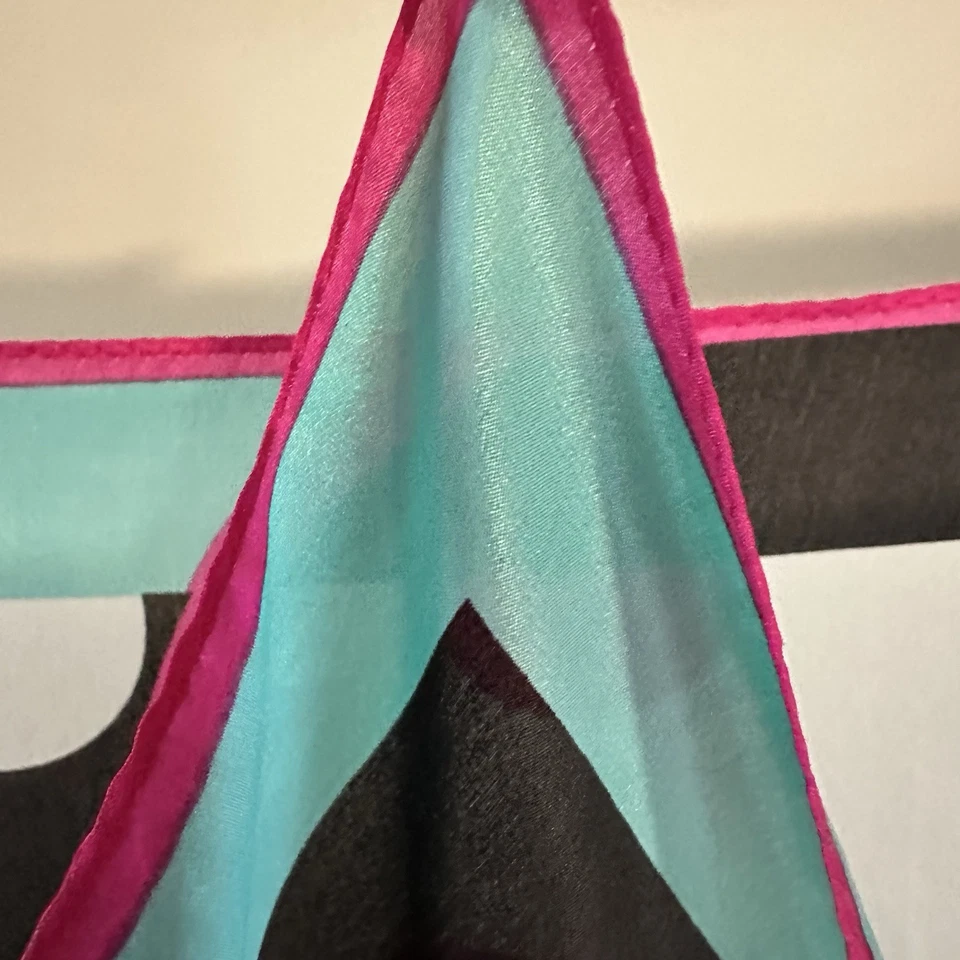 Винтажный женский шелковый шарф 80-х большой абстрактный в горошек белый черный розовый цвет морской волны 31 дюйм квадратный - Изображение 4 из 4