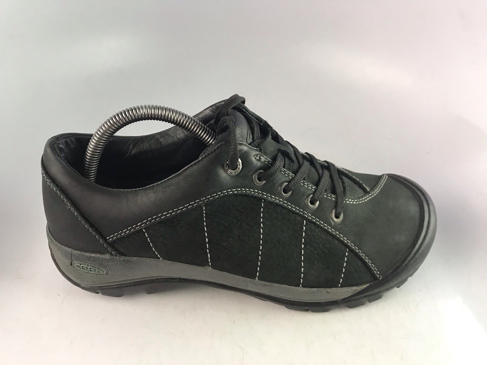 Scarpa da donna Keen Presidio nera in pelle nabuk pieno fiore taglia 9 5 US
