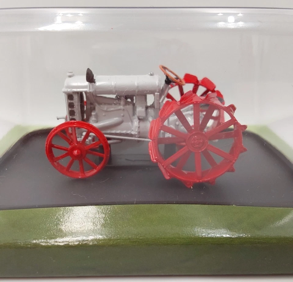 HACHETTE 1/43 1917 FORDSON F TRACTOR GREY & RED NEW IN PACK - Image 2 of 4