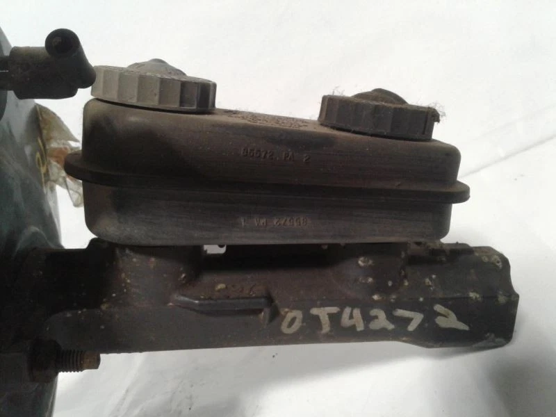 Brake Master Cylinder Fits 84-95 CARAVAN 1490581 - Image 2 of 4