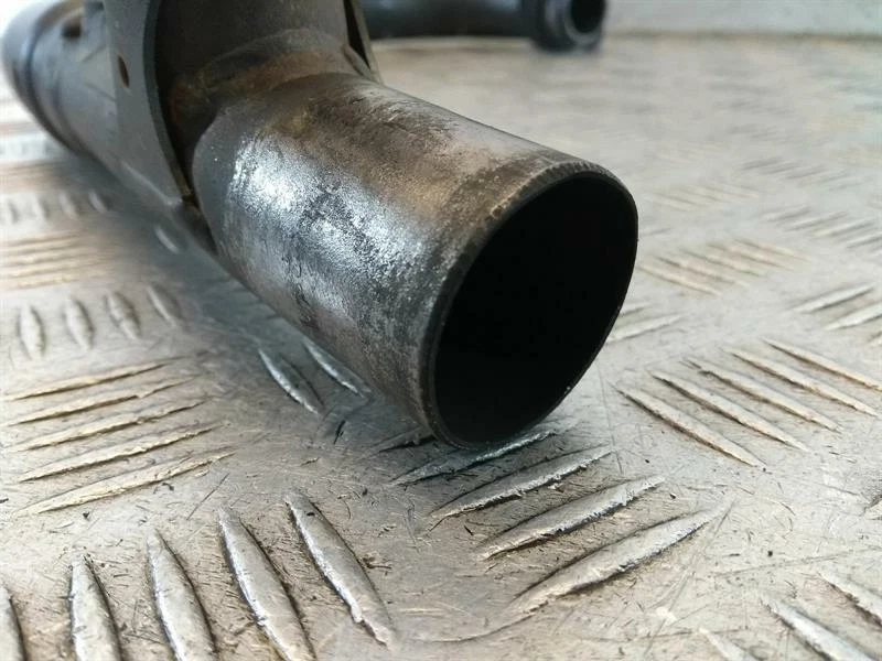 Moto Guzzi V9 BOBBER (2016>) Right Exhaust Down Pipe - Image 4 of 4