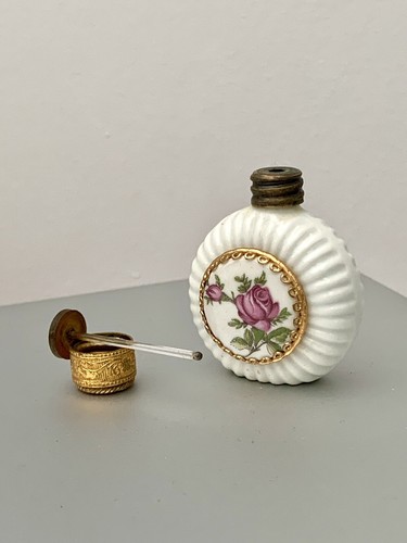 Vintage Czech Collectable Milk Glass Perfume Bottle VGC 1950-70 Gilt and Rose - Picture 4 of 7