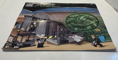 2002 Mega Blocks Alien Agency The Arrival Hangar 18 Set #5621 99
