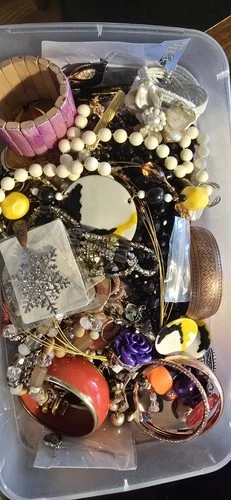 7 + Lbs Mixed Jewelry Lot Wearable Vintage New Modern Gold Silver Tone Costume