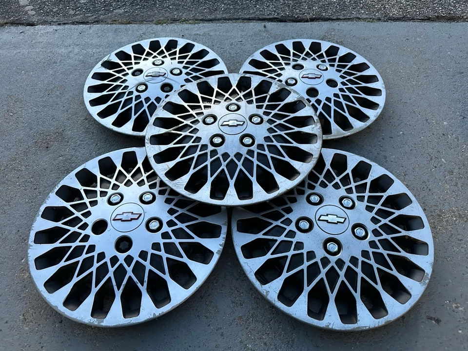 5 calotas Chevy Celebrity Lumina APV Van 14” tampas de roda fabricante de equipamento original 14073755 danificadas - Imagem 2 de 4